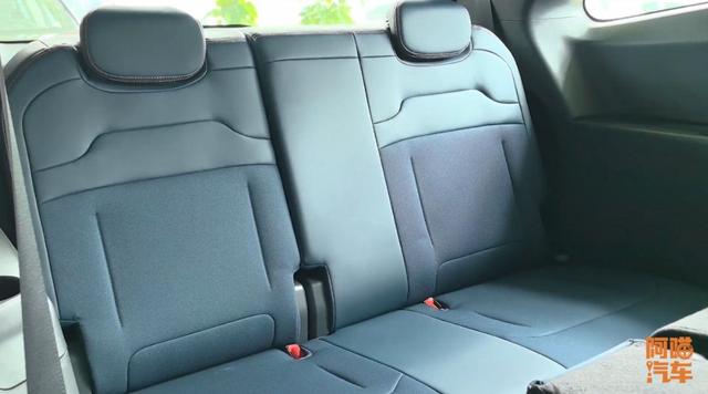 大七座合資SUV不到20萬，探店福特銳界L，你覺得卷不卷？