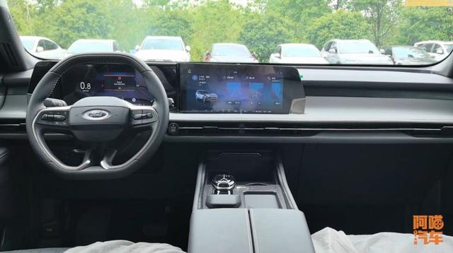 大七座合資SUV不到20萬，探店福特銳界L，你覺得卷不卷？