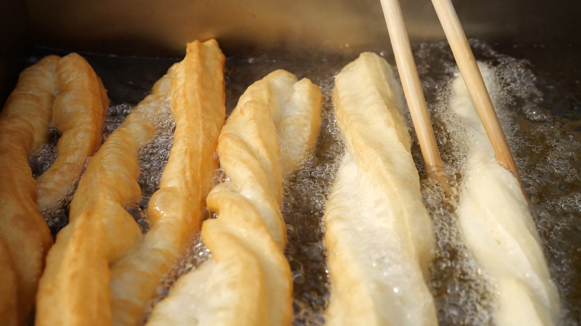 新春走基層丨鄧城人的油條擂臺(tái)賽