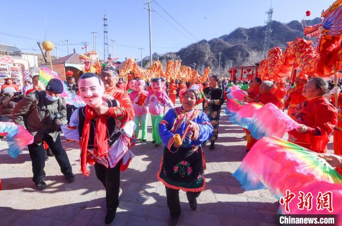 “斂巧飯”北京懷柔琉璃廟熱鬧開席 民眾感受百年非遺魅力