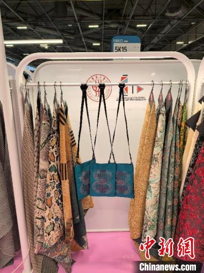中國黎錦提花面料亮相2025巴黎頂級面料展