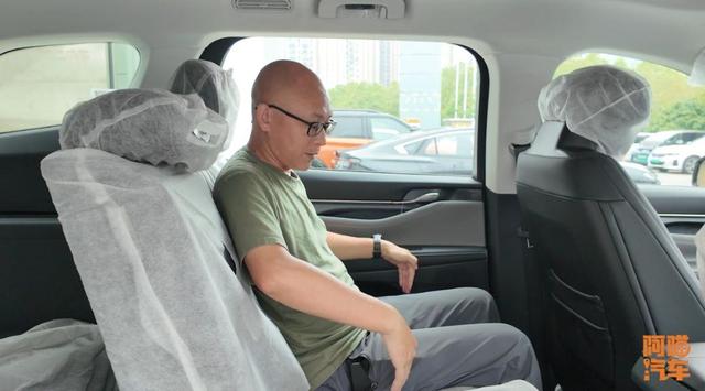 大七座合資SUV不到20萬，探店福特銳界L，你覺得卷不卷？