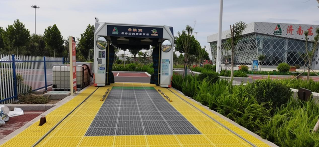 山東高速集團(tuán)舉辦首屆中國(guó)高速公路服務(wù)區(qū)汽車服務(wù)論壇