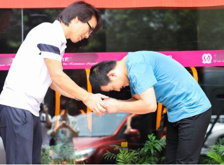 南充小伙為宜賓做了6件事讓百萬人感動，他現(xiàn)在回到家鄉(xiāng)要接著干…