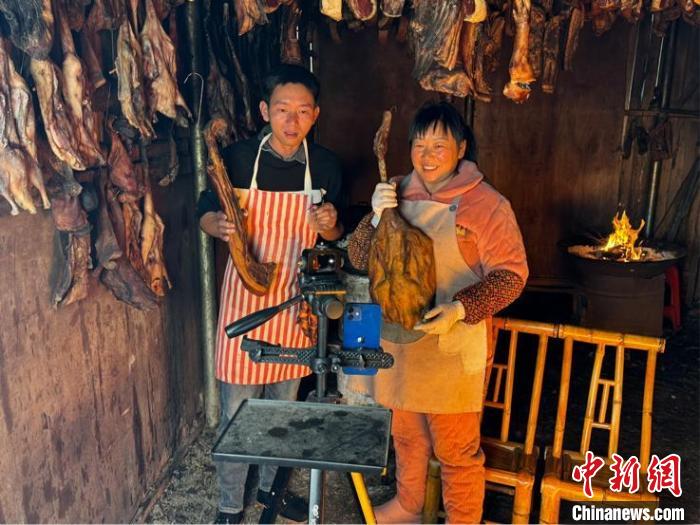 湖南新化游子“歸巢”逐夢(mèng)  新農(nóng)人山鄉(xiāng)耕耘新希望