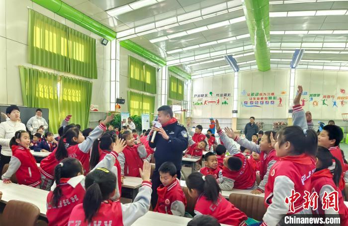 春運滿月北京鐵警辦理治安案件110起處理違法人員111名