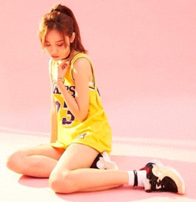 騰訊體育主播美娜真名 美娜資料揭秘她有男朋友了嗎