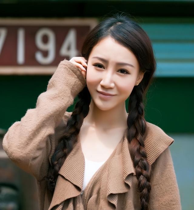 深圳電視臺(tái)15位美女主持人風(fēng)采一覽，個(gè)個(gè)高雅、優(yōu)美、迷人