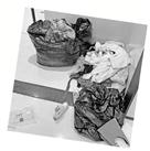 商場洗手間被網(wǎng)紅霸占拍照 保潔阿姨：走都沒法走