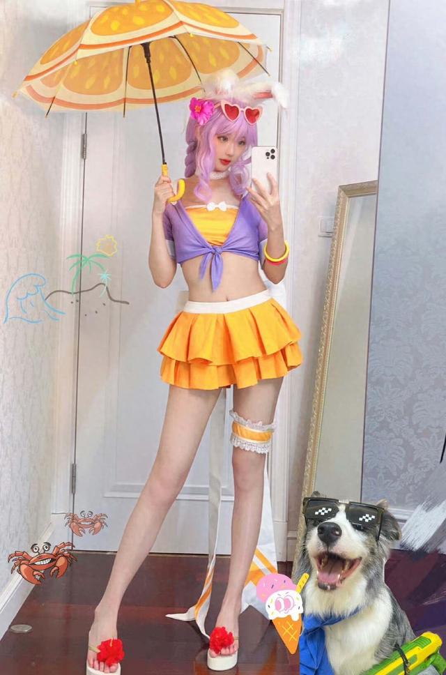 王者解說琪琪COS公孫離，比基尼、大長腿超絕！和趙麗穎氣質(zhì)不同