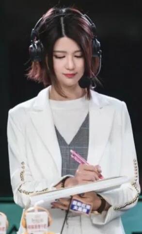 盤點(diǎn)那些年LOL美女解說(shuō)主持，有人風(fēng)光無(wú)限？有人銷聲匿跡？