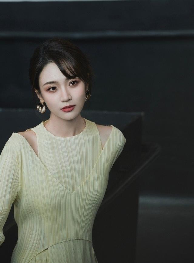 深圳電視臺(tái)15位美女主持人風(fēng)采一覽，個(gè)個(gè)高雅、優(yōu)美、迷人