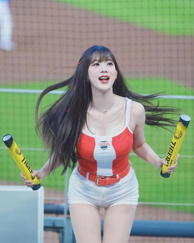 韓國最靚的美女拉拉隊員 1.樸姬蘭 2.金妍貞