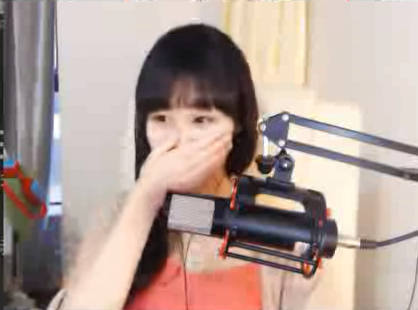 美女主播董月月被水友玩壞 企圖嬌喘過(guò)關(guān)居然也躲不過(guò)！