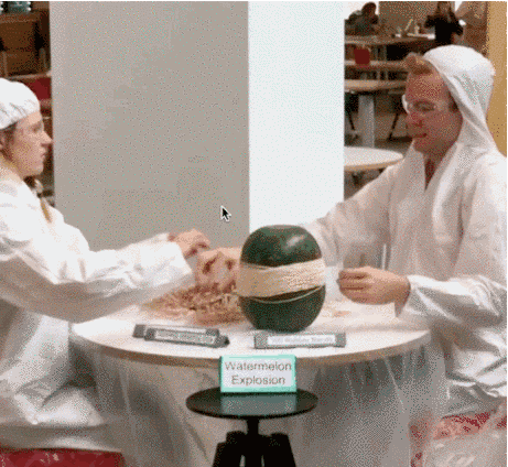 內(nèi)容有點(diǎn)污,慎入！Facebook殺入視頻直播