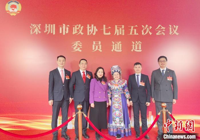 深圳政協(xié)委員熱議人工智能 打造AI先鋒城市