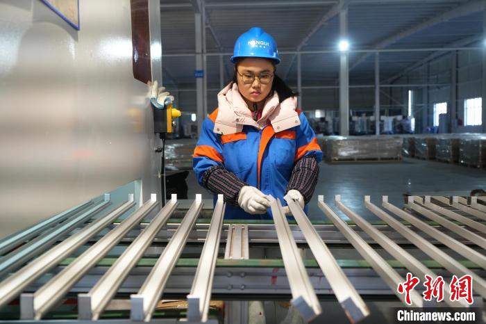 湖北監(jiān)利：“歸雁經(jīng)濟(jì)”激活玻鋁產(chǎn)業(yè)新動能