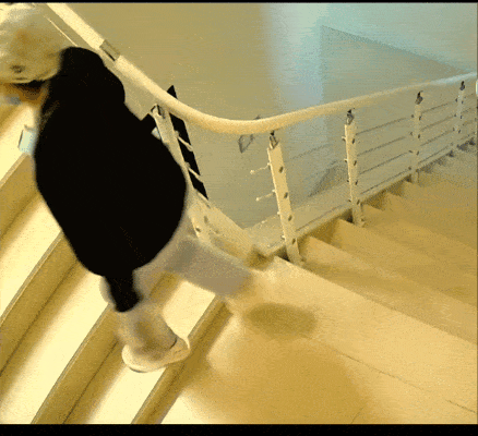 現(xiàn)在女大學生太開放, 這么隱私的東西露在外面, 男人看了都臉紅!