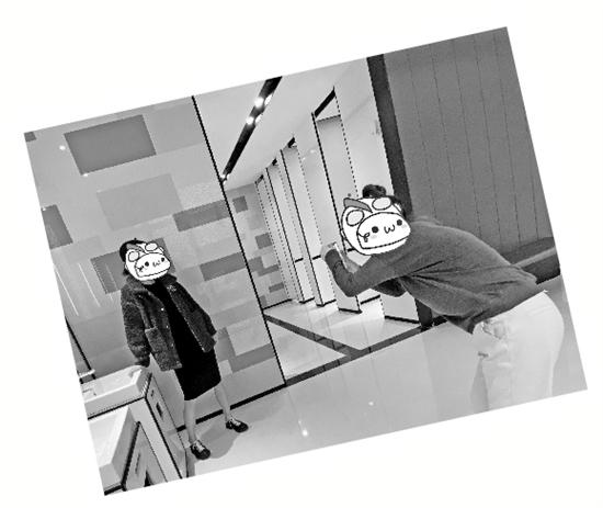 商場洗手間被網(wǎng)紅霸占拍照 保潔阿姨：走都沒法走