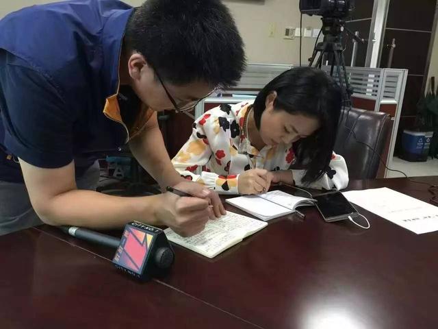 「勤勉」美女主播系列之苑勁齡 美麗且勤勉的專業(yè)媒體人！