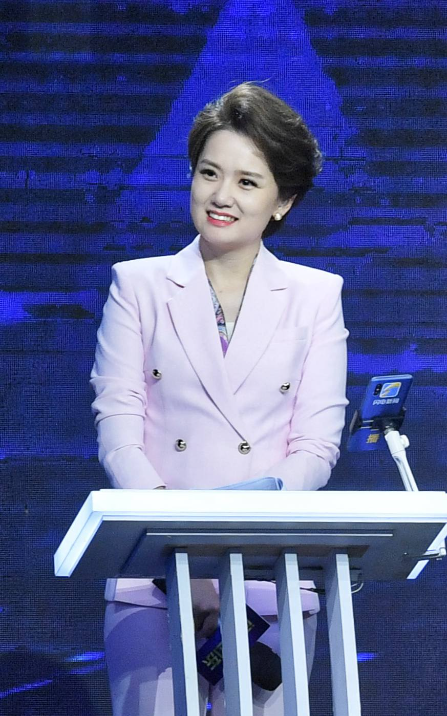 山東電視臺，有個美女主持人叫李莎