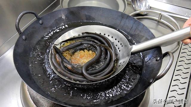 廚師長教你干煸盤龍鱔的正宗做法，色香味俱全，地道豫菜值得收藏