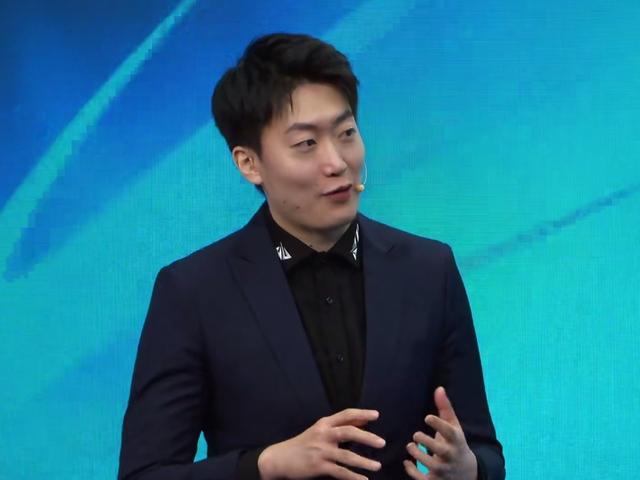 LPL女主持駱歆自曝工資：去年只賺了16萬，在上海連房租都不夠付