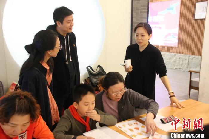 曹琛代表履職密碼：叩開一扇門，打開一顆心