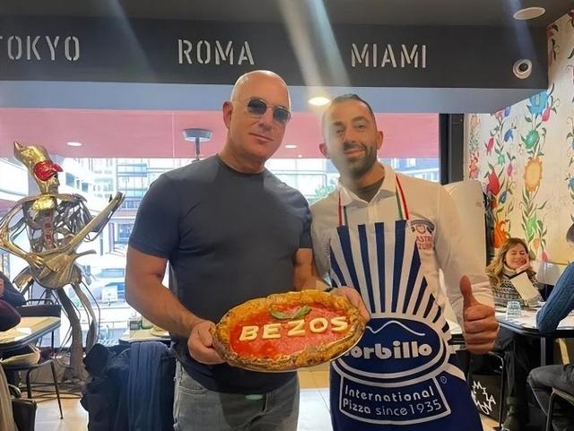 桑切斯：不愧是女主播出身，“彩虹屁”高手，哄得貝佐斯神魂顛倒