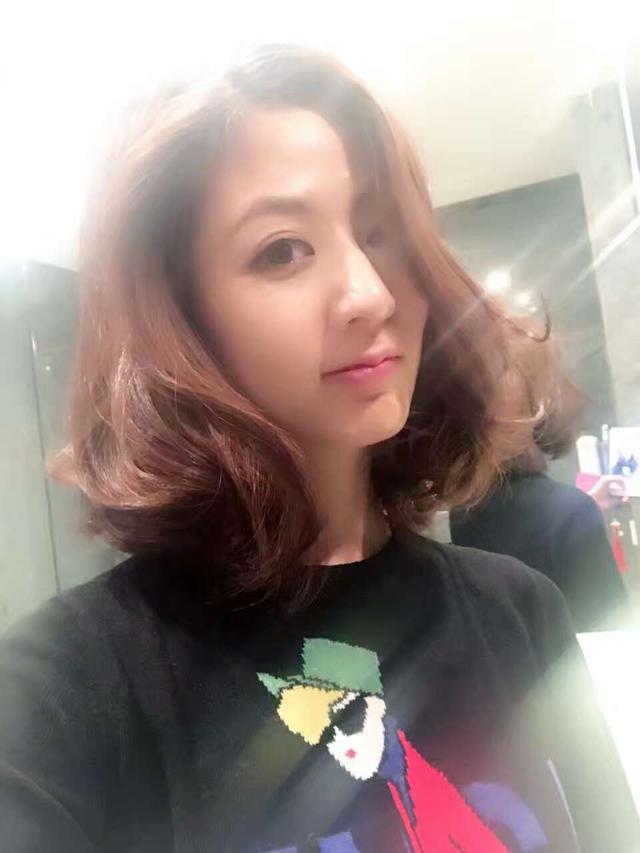 中超最美女主播賈紫婷，如今在CBA，千嬌百媚生