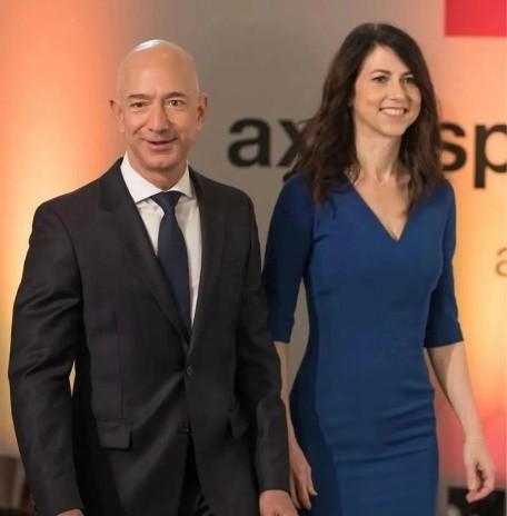 桑切斯：不愧是女主播出身，“彩虹屁”高手，哄得貝佐斯神魂顛倒