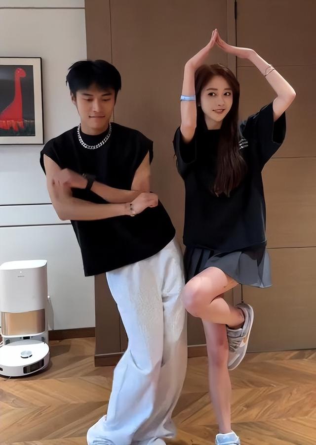 三只羊：性感美女主播卓仕琳，拌胸寫真身材勁爆，連看99次?。? onerror=