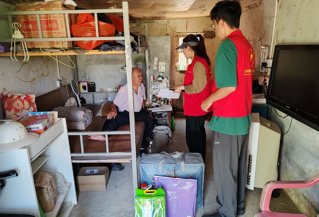 深汕41名選調(diào)生“走村入戶”開展中秋慰問活動