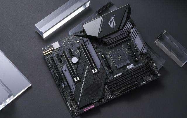 直播“一姐馮提莫”的電腦配置清單，把隔壁職業(yè)選手都“饞哭了”