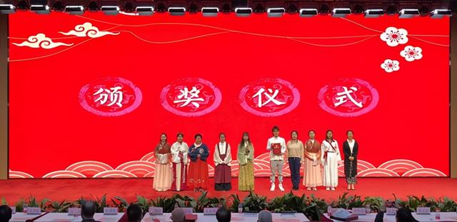 雅言傳承文化，經(jīng)典浸潤人生，第四屆中華詩詞吟誦大會在滬舉行