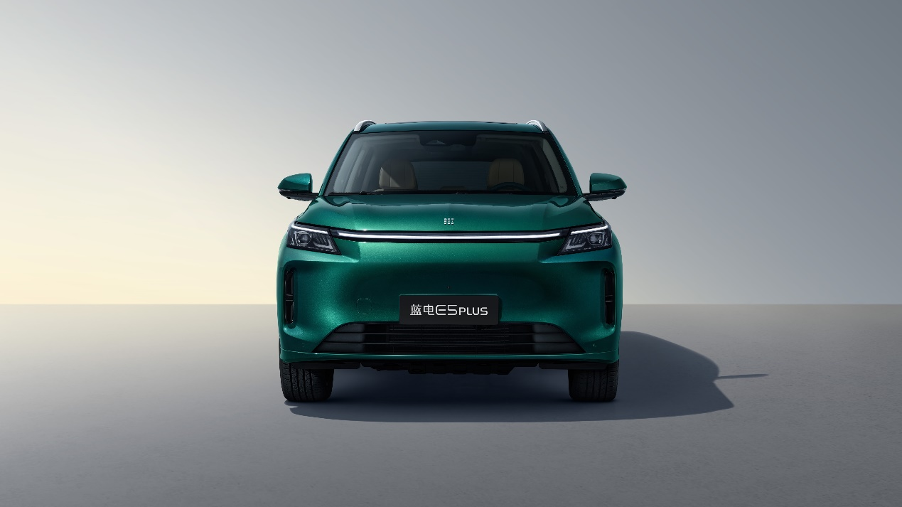藍(lán)電 E5 PLUS 165km 長(zhǎng)續(xù)航先享版，10 萬級(jí)長(zhǎng)續(xù)航插混 SUV 的首選