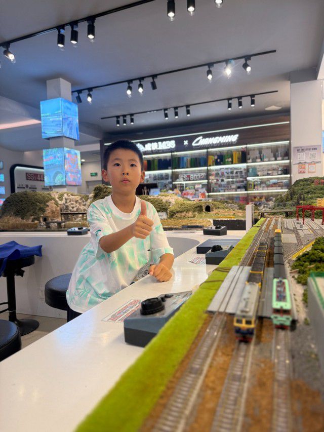 8歲少年暑假出行方式“曝光”，有點意思