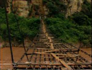 雙橋飛渡北盤江：從烽火記憶到復(fù)興之路的鋼索跨度