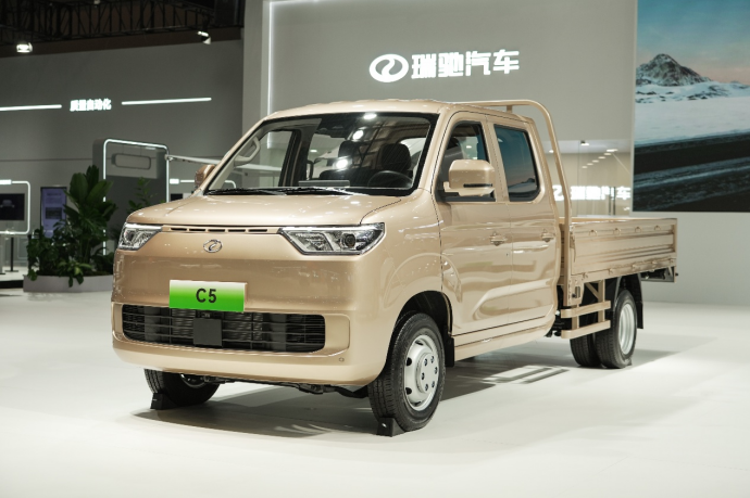 瑞馳汽車亮相2025世界智博會，以五大自研技術(shù)引領商用車智慧生態(tài)