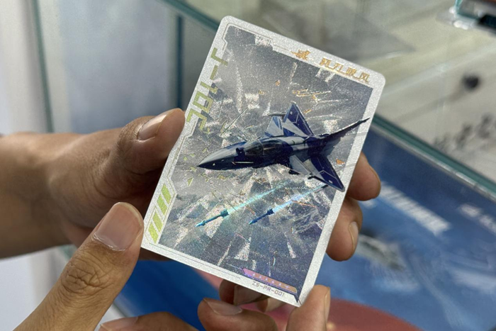 大國(guó)重器濃縮版！卡游兩款航空文創(chuàng)亮相長(zhǎng)春航空展