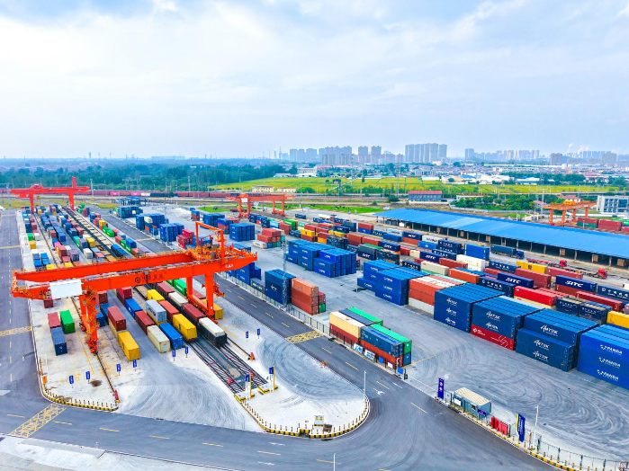 量質(zhì)齊升 新態(tài)助力 徐州淮海國際陸港集裝箱集結(jié)中心吞吐量創(chuàng)歷史新高