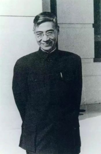 今天，致敬人民英雄！