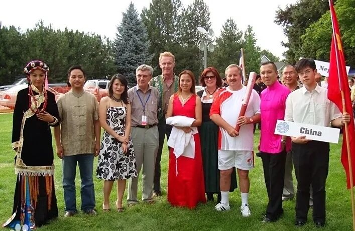 國(guó)際舞臺(tái)展現(xiàn)中國(guó)“她力量” - 暨南大學(xué)陳平榮任國(guó)際民間藝術(shù)組織主席